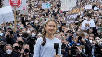 Massendemonstration gegen die Politik